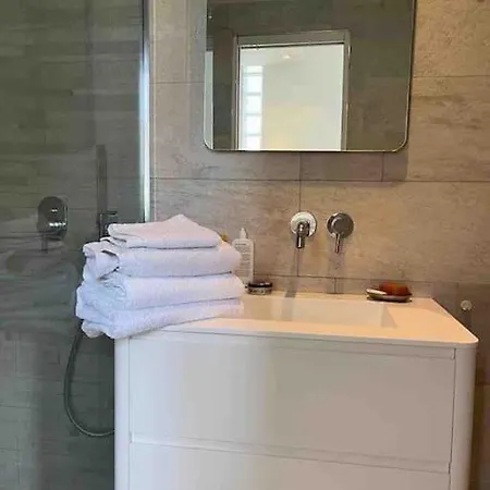 Lägenhet City-center 80m To The Sea / Nice