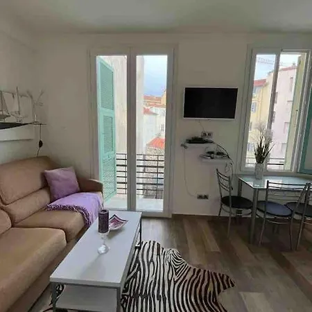 City-center 80m To The Sea / Lägenhet