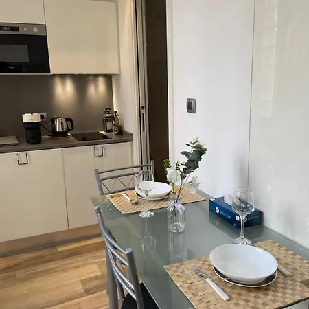 Lägenhet City-center 80m To The Sea / *