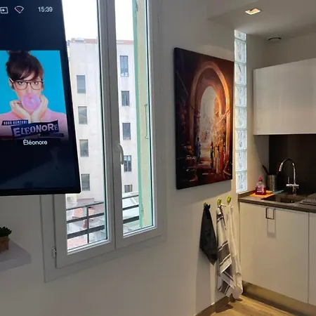 Lägenhet City-center 80m To The Sea / Nice