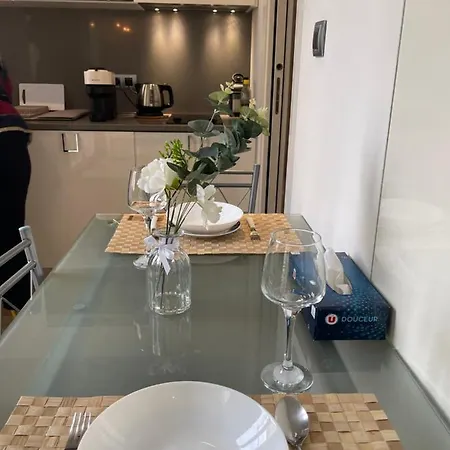 City-center 80m To The Sea / Lägenhet *