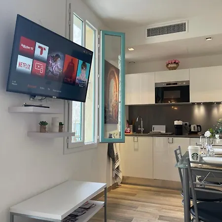 Lägenhet City-center 80m To The Sea / *