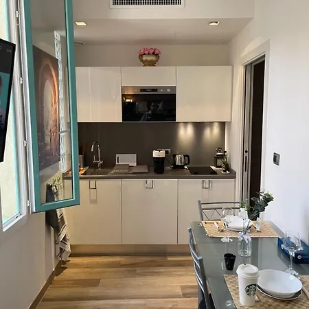 City-center 80m To The Sea / Nice