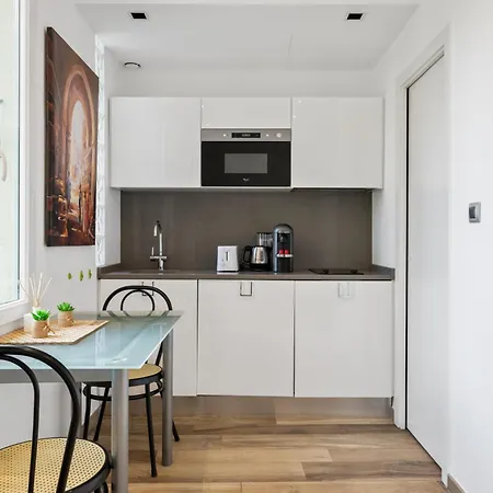 City-center 80m To The Sea / Apartament Nicea
