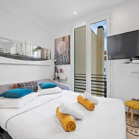 Apartament City-center 80m To The Sea / Nicea
